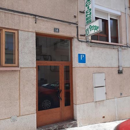 Habitaciones Pension El Parque Sabiñánigo Zewnętrze zdjęcie