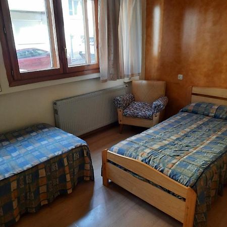 Habitaciones Pension El Parque Sabiñánigo Zewnętrze zdjęcie
