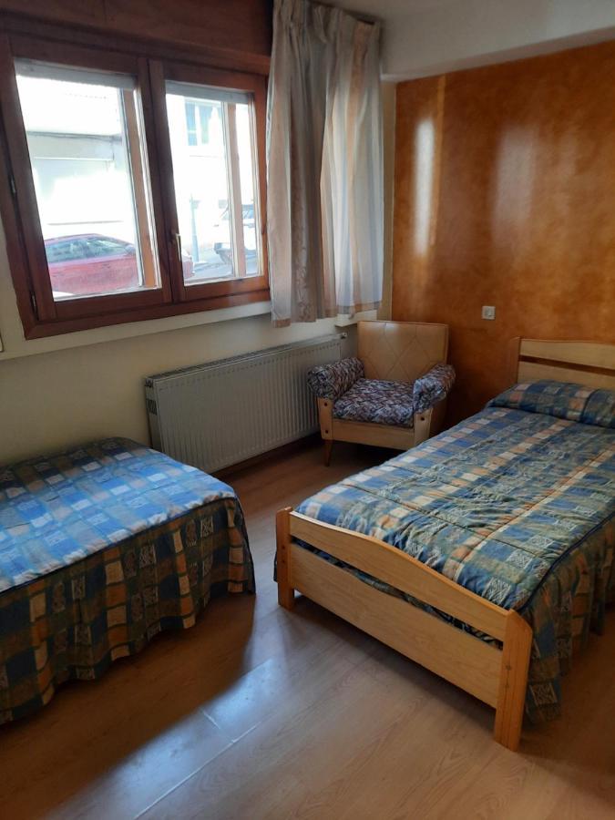 Habitaciones Pension El Parque Sabiñánigo Zewnętrze zdjęcie