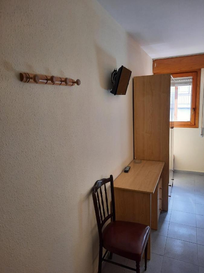 Habitaciones Pension El Parque Sabiñánigo Zewnętrze zdjęcie